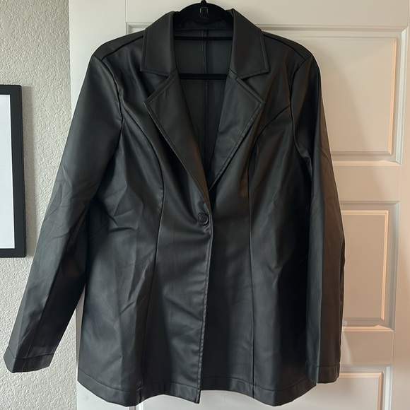 Faux Leather Blazer, size L - Picture 3 of 5